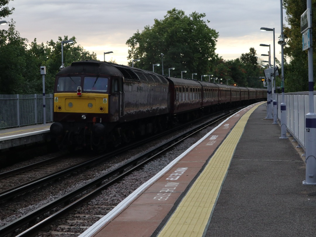 OfficiallyCharles on Train Siding: LMS Jubilee Class 45596 'Bahamas' is seen working the return journey of the Kentish Belle yesterday evening