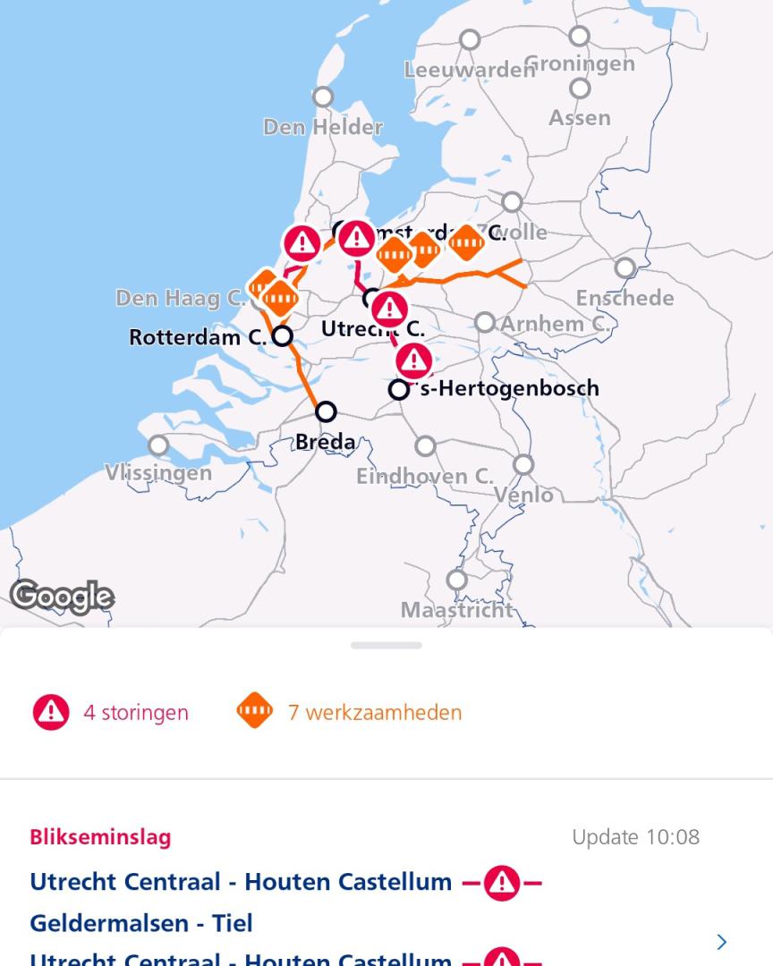 De Projecten on Train Siding: Roosendaal. Local NMBS 840 Rosie to Antwerp and ICM 4050 to Zwolle restricted to 's Hertogenbosch due to weatherconditions.