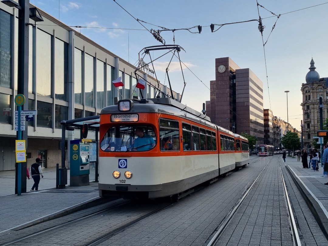 Filipoholz on Train Siding: Hier zu sehen ist der Frankfurter Düwag M-Wagen am Willy-Brandt-Platz während einer Sonderfahrt im Mai.