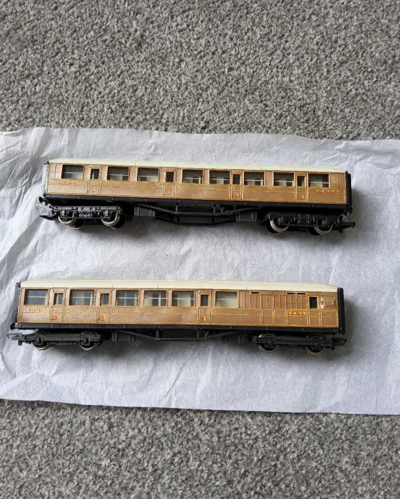 Meridian Model Railway on Train Siding: Picked up some carriages from the toy and model fair today as they were a bargain price, had to clean the wheels but in
good...