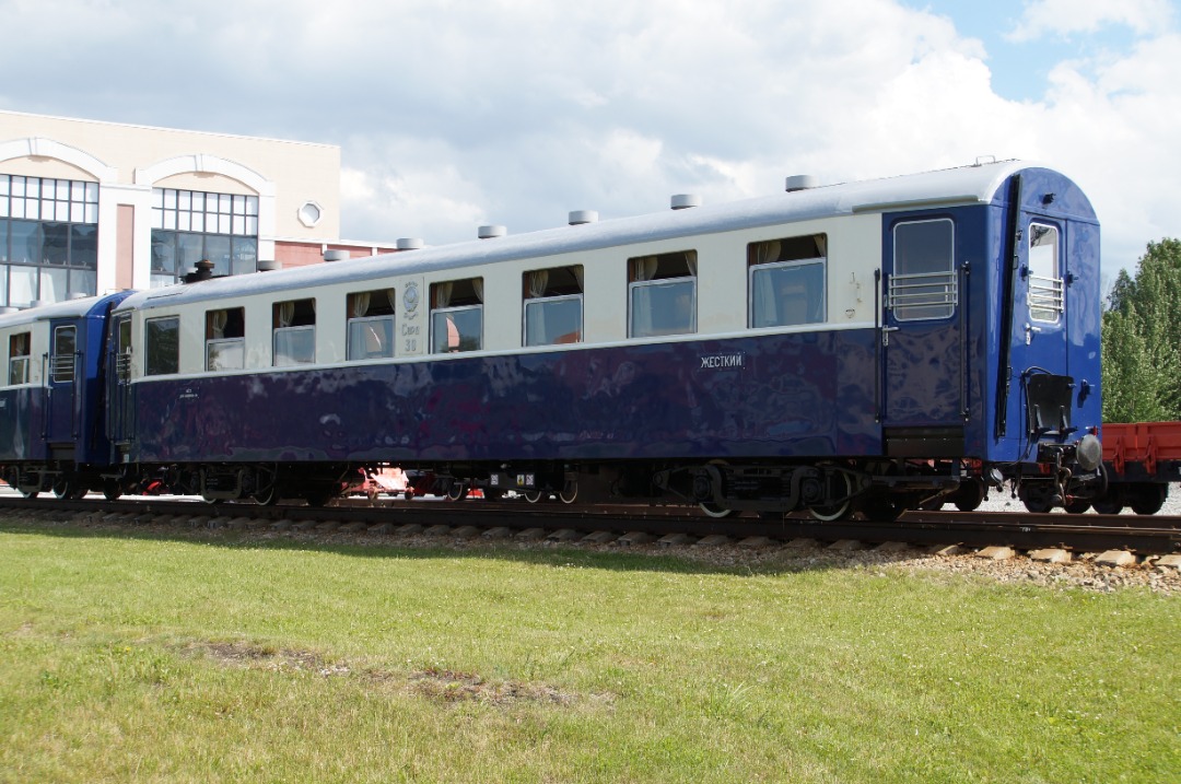myaroslav on Train Siding: Polish-built by Pafawag factory in Wroclaw narrow gauge (750 mm) passenger wagons were produced up to 1960 and operated widely in
Eastern...
