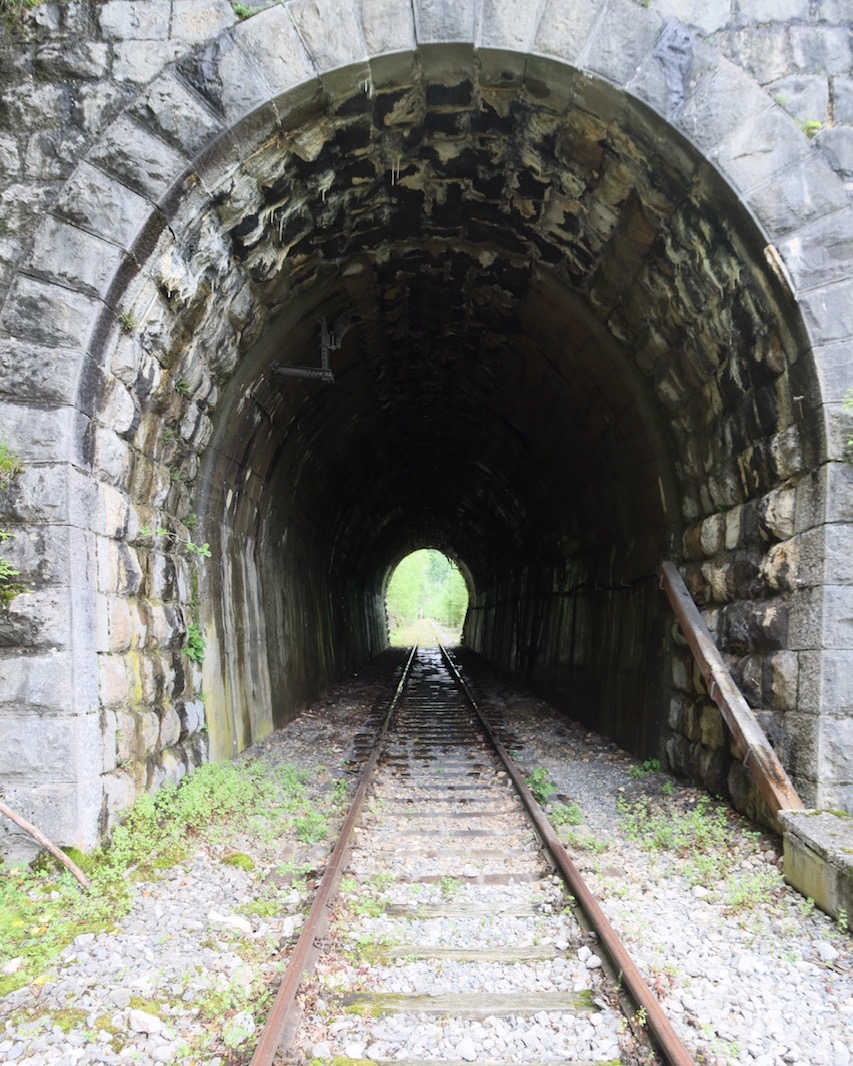 Roeland Kluit on Train Siding: The una line in Croatia (part of the Novi Grad - Knin railway line). Currently out of service. Was heavily damaged and closed
during the...