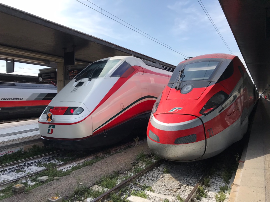 dannychops on Train Siding: #fs #ferroviedellostato #trenitalia #e414 #frecciabianca #etr1000 #frecciarossa #highspeedtrain #venice #italy