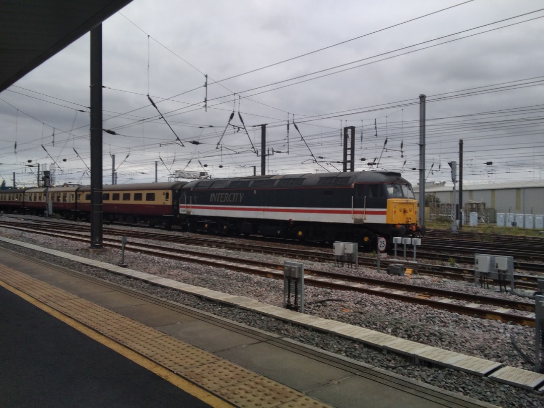 kieran harrod on Train Siding: Short trip out last night to seethe Scarborough rambler service with two class 20's 20107 and 20096 at one end with
intercity swift...