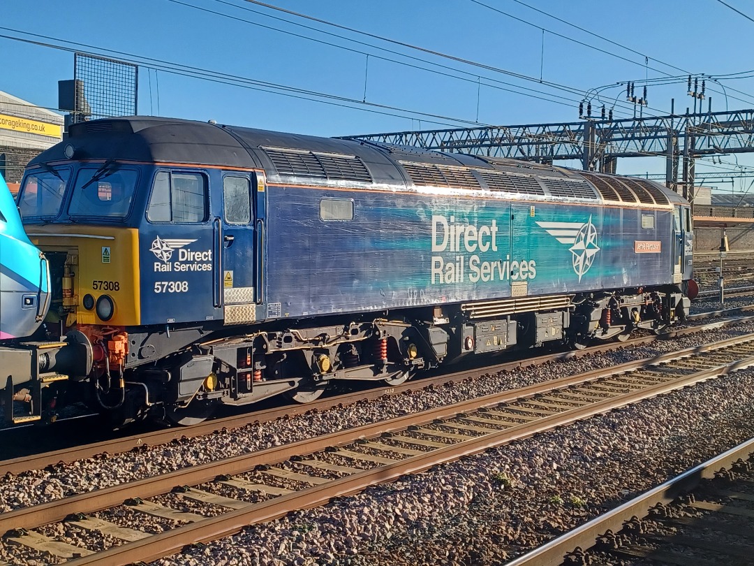 Trainnut on Train Siding: #trainspotting #train #diesel #station #junction This last week at Week at Crewe right up until today with 66592 and 67022 at Crewe.