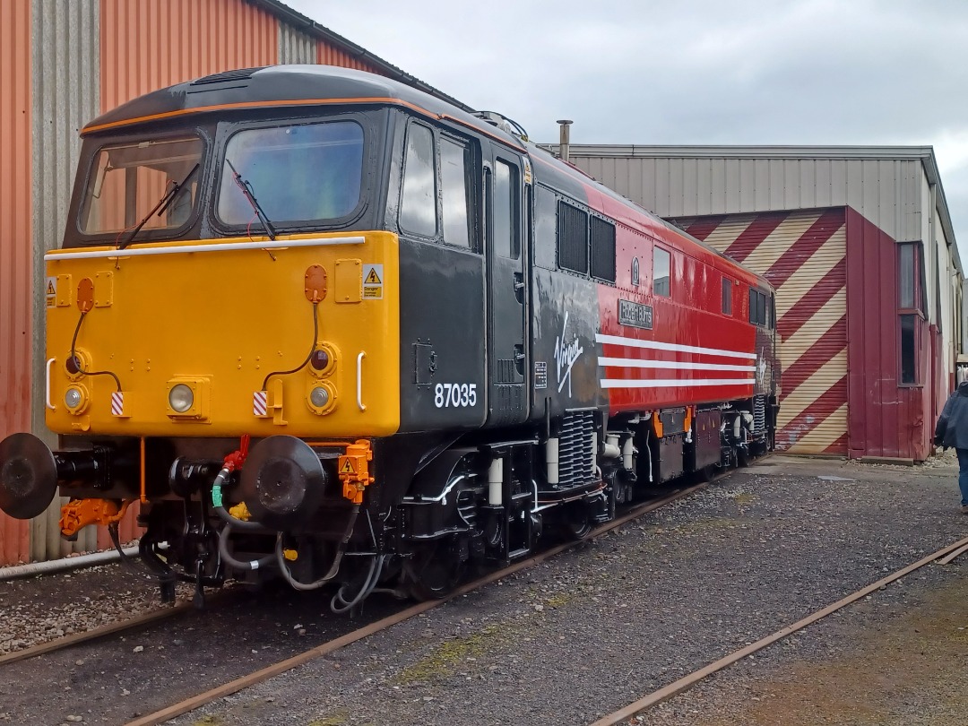 Trainnut on Train Siding: #photo #train #diesel #depot #modelrailway #0gauge The Modern Image O Gauge show at the Crewe Heritage Centre. A mixture of layouts
with...
