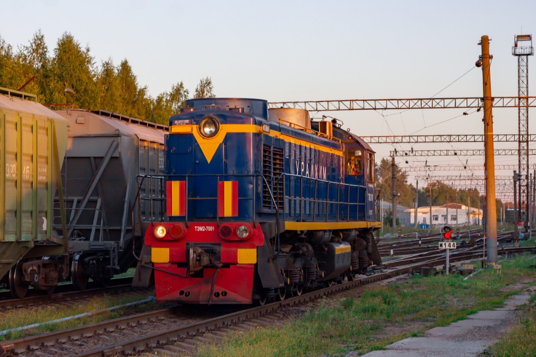 CHS200-011 on Train Siding: The TEM2-7001 shunting tanker truck of the Uralchem-Trans company is monitored in the depot after a work shift at the Chepetskaya
railway...