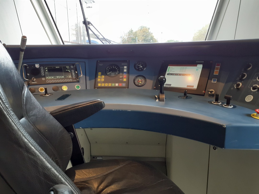TurinDutchTrainspotter on Train Siding: Heb ongeveer een jaar geleden heel even toegang gekregen tot de cabine van een SLT!