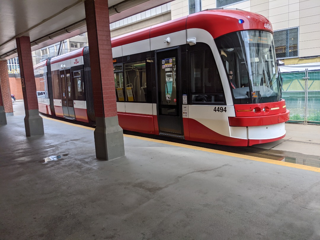 Ryan on Train Siding: Route 512 streetcars at the loop at St.Clair station, becoming westbound cars heading to St.Clair West station and Gunns Loop at Keele
Street.