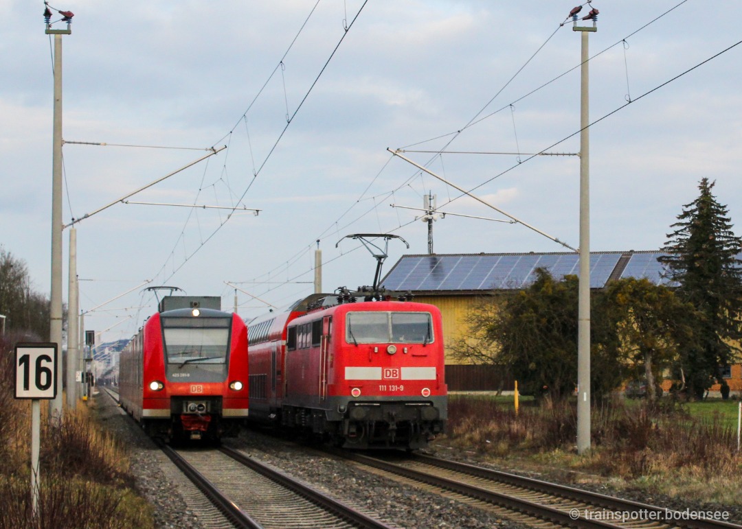 trainspotter.bodensee on Train Siding: In this photo the BR111 131 and the BR425 201‐8. The 111 has just been on the way to Stuttgart and the 425 on the way
to...