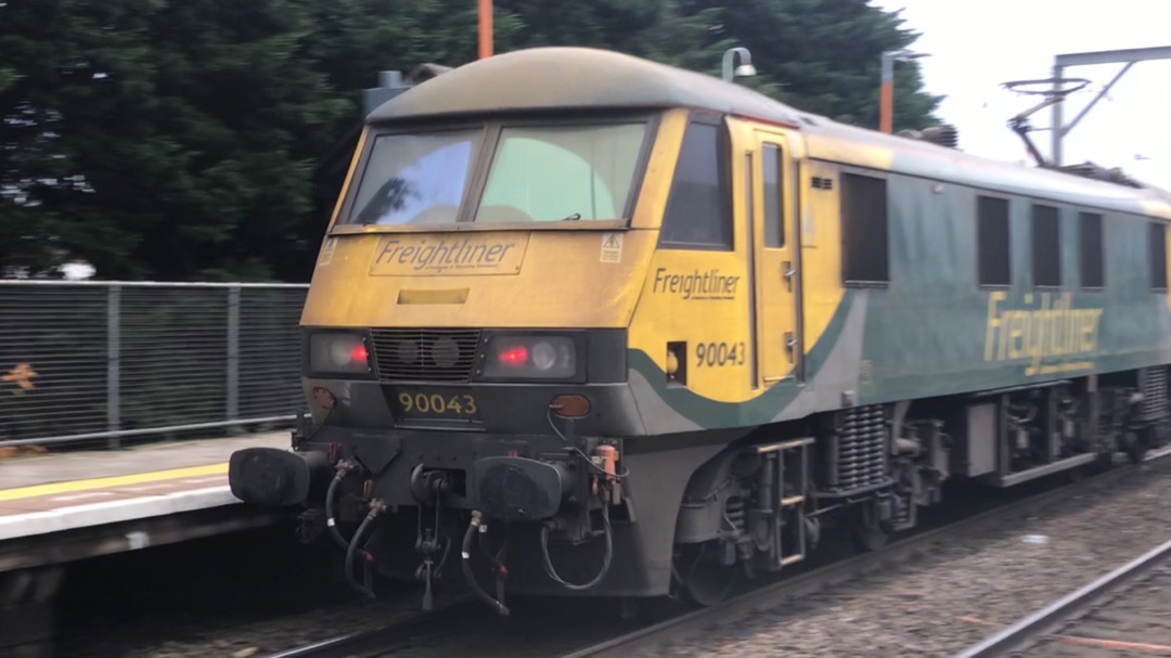 George on Train Siding: Another morning out on the rails today, went down to Aston for another 90 on route learning. Was nice to see 90043 in the original
green...