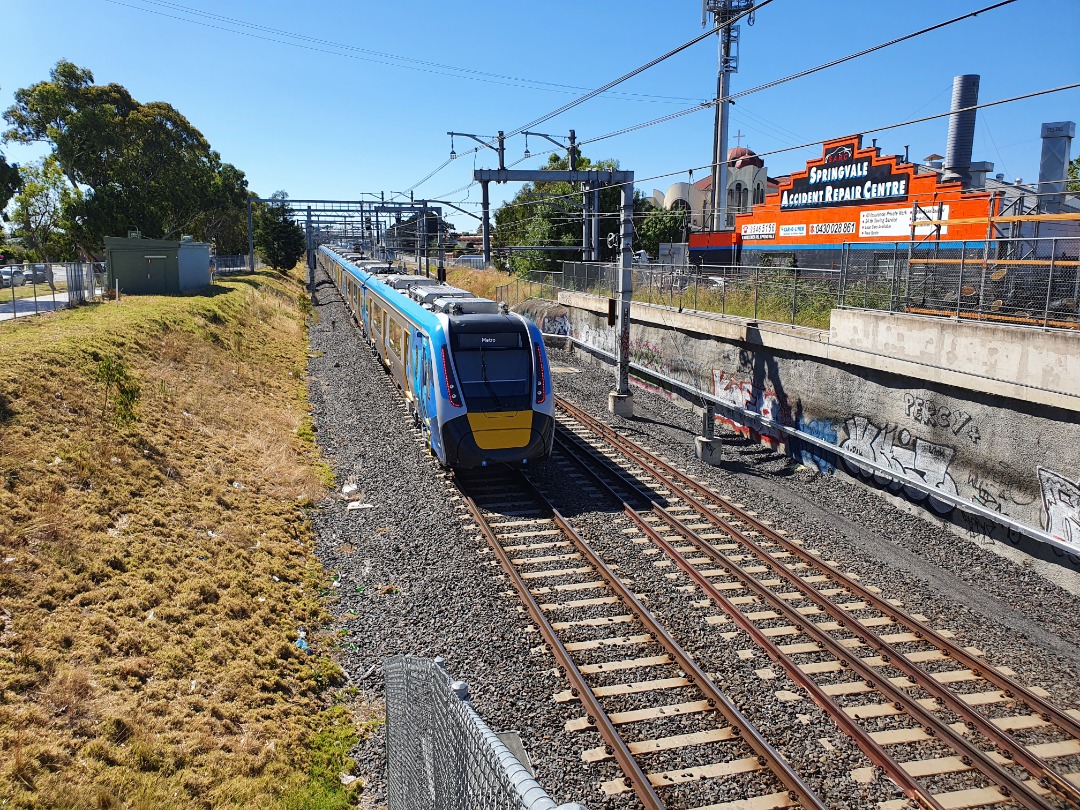 Mark Chatwin on Train Siding: HCMT unit 12 leaving Springvale with a service to Flinders Street on the 29th December 2021 #trainspotting #metro #hcmt #emu
#Melbourne