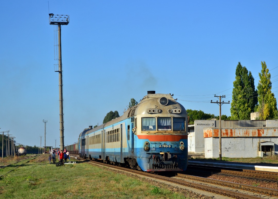 Yurko Slyusar on Train Siding: Diesel Multiple Unit set D1-793 on the route №6329 Kupiansk - Popasna departing from the Popasna-II station of Luhansk region
of the...