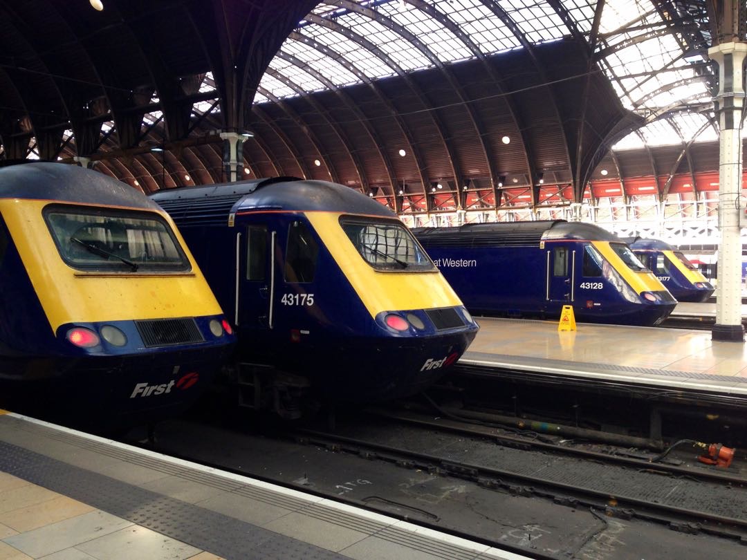 Allan on Train Siding: 4 HST's (Class 43's) at Paddington (43175, 43128, 43177 & Unknown) all in First Great Western purple livery)