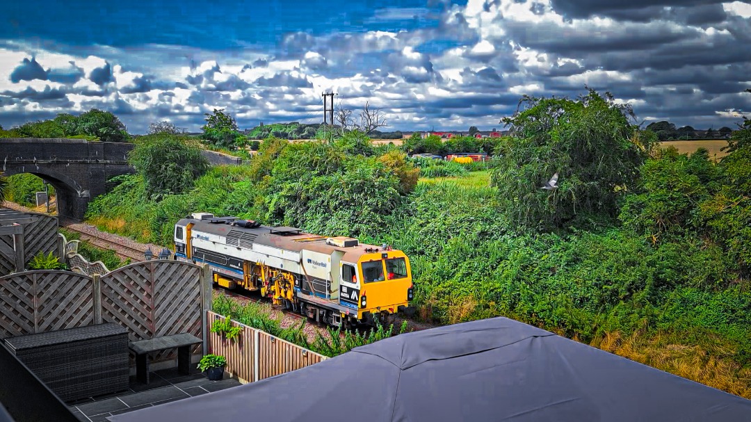 Isaac on Train Siding: Lincoln Terrace Carriage Holding Sidings to Scunthorpe Frodingham (GR) - 6J31 - (Tamper - DR75303)