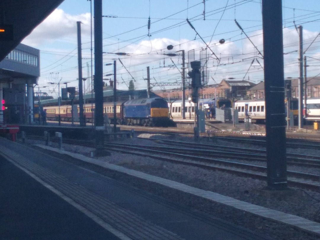 kieran harrod on Train Siding: A good early morning spotting at Doncaster. Saw a special charter train of two 47 classes hauling northern belle coaches as well
as them...
