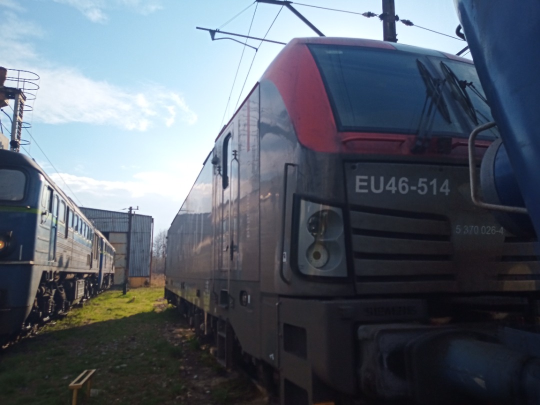 Max Hoppe on Train Siding: Here we have a bad but photo 😜 of EU46 Siemens Vectron ( Some of you guys know Vectron) in our small city.