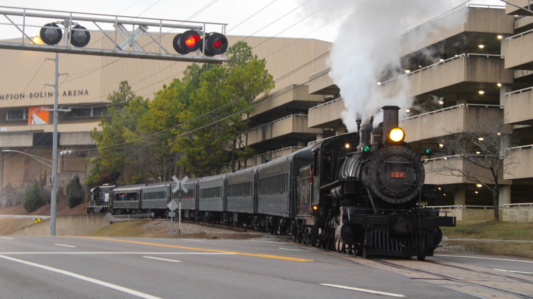 GreatSmokyMtnsRailfan on Train Siding: Southern Railway steams through downtown Knoxville, Tennessee, The Univeristy Of Tennessee is to the right of where we
were...
