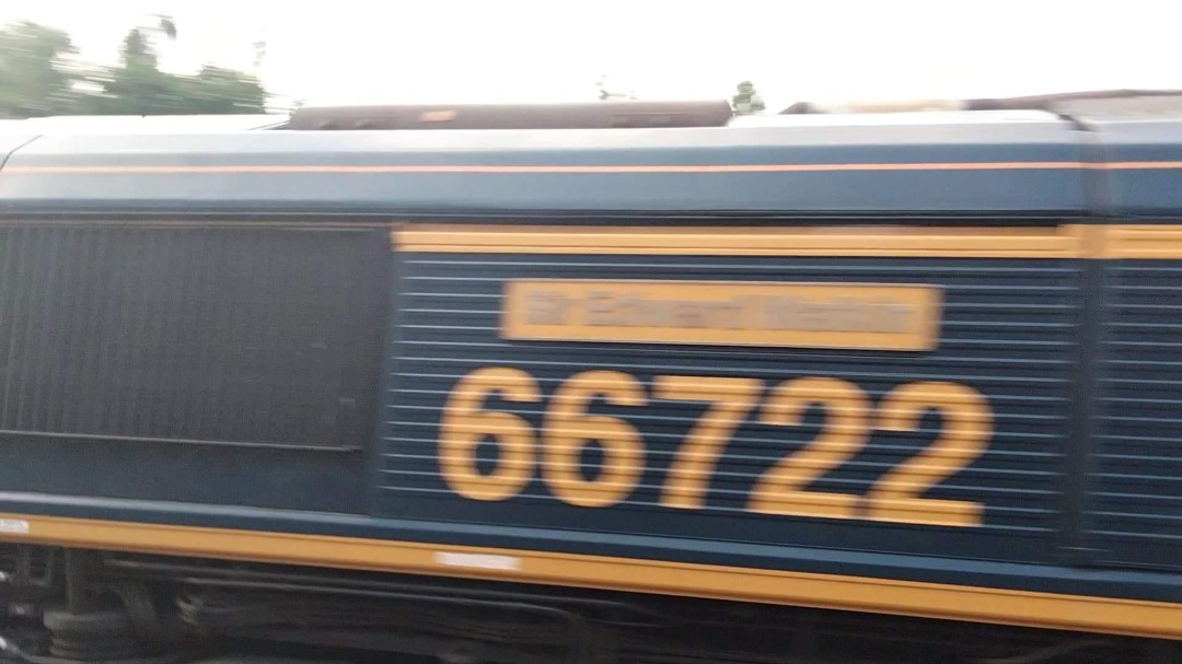 kieran harrod on Train Siding: 66722 GBRF seen today at conisbrough station near Doncaster. This train is special to me as it is named after one of my
ancestors, "Sir...