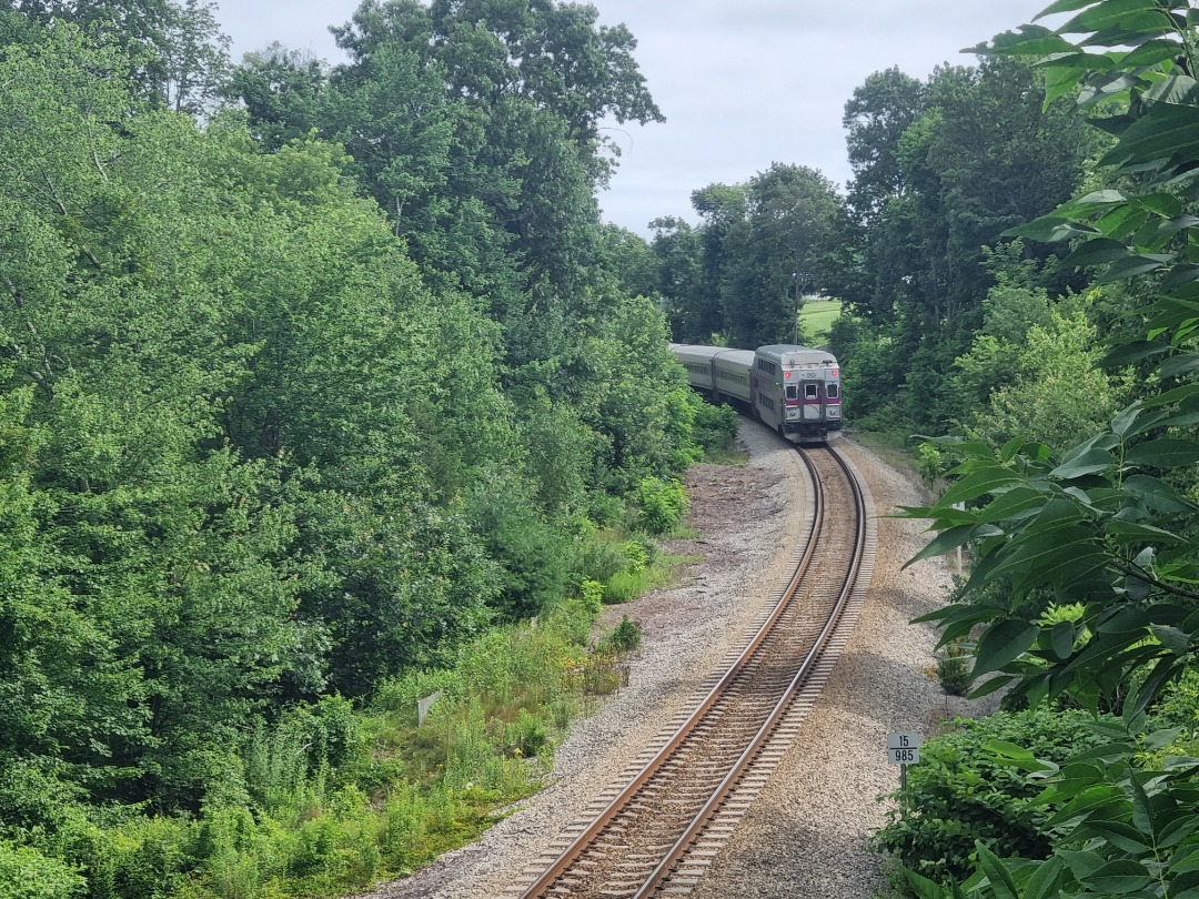 Phil Dooner on Train Siding: 2008 heads up 2073, the 09:20 Boston South Station to Greenbush Commuter Rail service. Seen here at Fort Hill Street Bridge, in
Hingham.