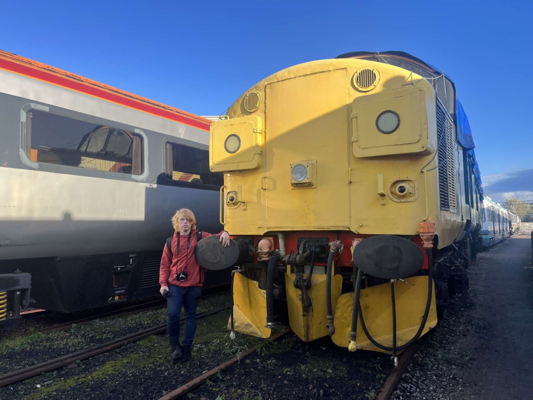 Logan Humphreys on Train Siding: Great Day In Crewe Yesterday! First Time Ever Going Into England Trainspotting Without Parents. Got So Lucky With The APT Shot!
And...