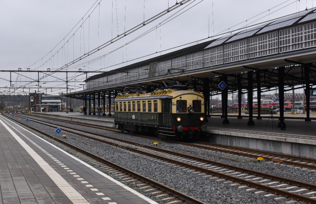 NL Rail on Train Siding: Crew 2454 C9002 (Jaap) komt aan in station Amersfoort Centraal. Op 30 december deed de Jaap een ronde rond Utrecht en Hilversum.