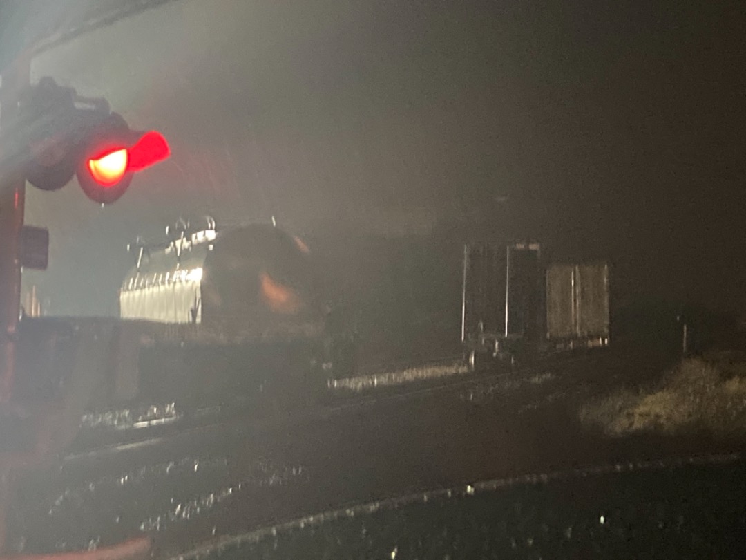 Railfur98 on Train Siding: BNSF local derailment. Photos taken at 21:16, and 21:30. Derailment took place some time after 18:00.