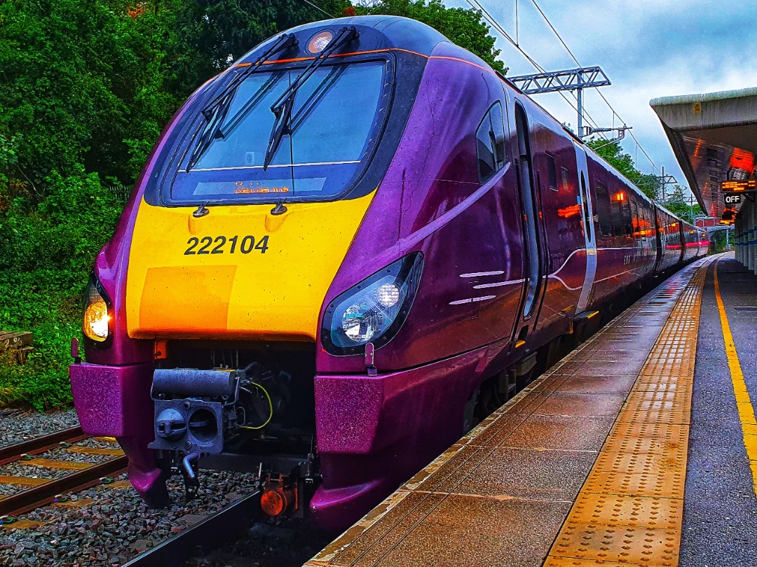 Lee O Hara on Train Siding: So we had a result yesterday evening bagging 222 101 in new EMR interim livery and then immediately after 104 in burple turned up@
#photo...