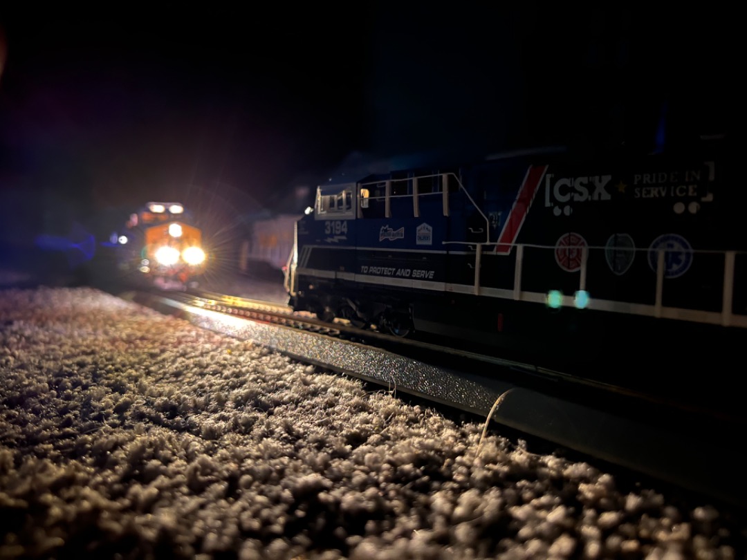 train_fan295 on Train Siding: A little photo shoot I had with ScaleTrains CSX 3440, 3194. And Athearn Genesis L&N 516, 4070.