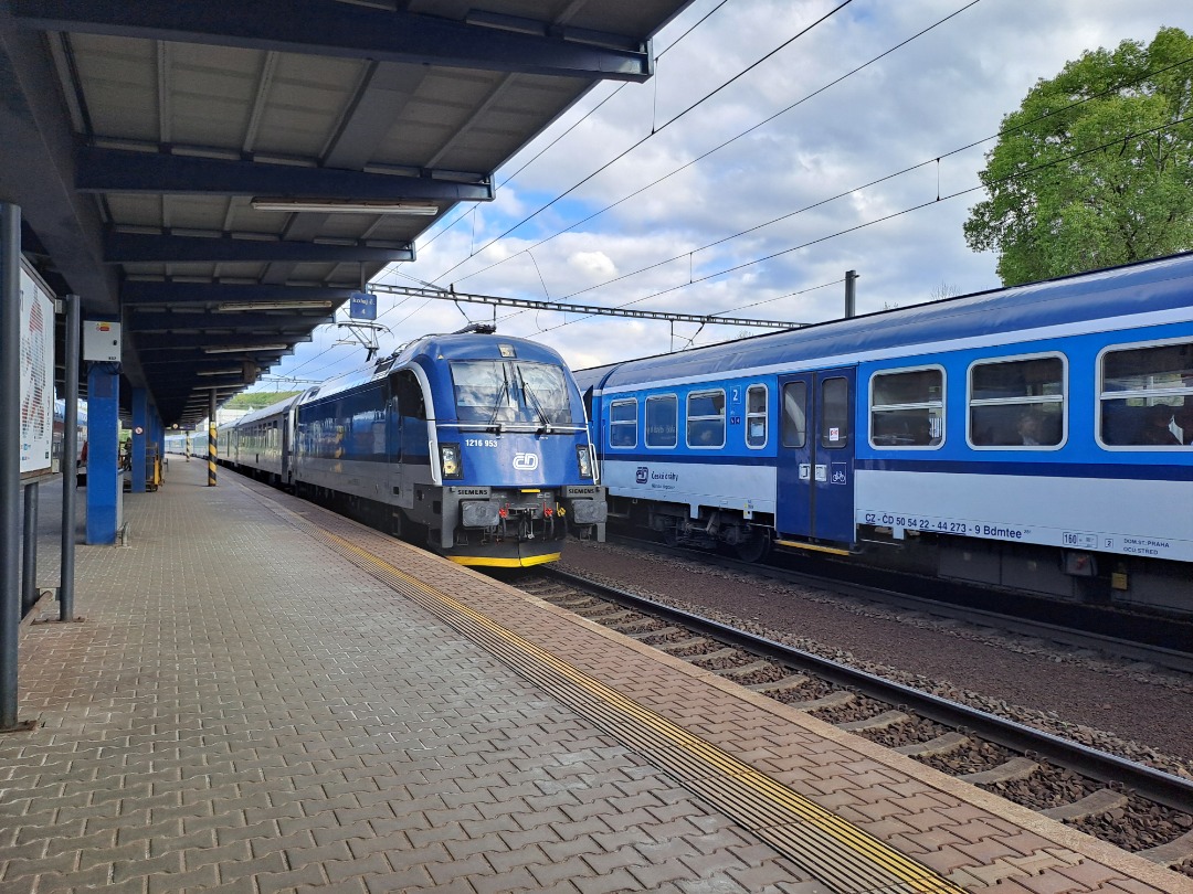 Vlaky z česka on Train Siding: Another day another Railjet*. This time it wasn't a Railjet ,but instead a EuroCity cracovia 114 from Przemyśl gl. With
it's last stop...