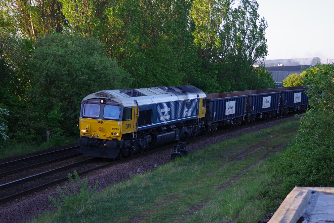 James Wells on Train Siding: #GBRf retro liveried #class66 66789 on this morning's 6D08, just passing Hessle Road Signal Box in Hull. #trainspotting #train
#diesel...