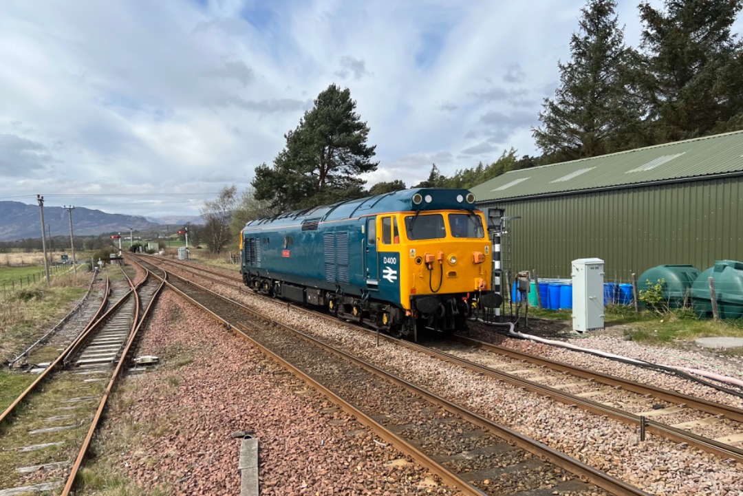 GBLokführer on Train Siding: Just double checking it is 2023 yes? After 37403s trip out on the sleeper on Monday, a rare visitor to the Highland
Mainline...