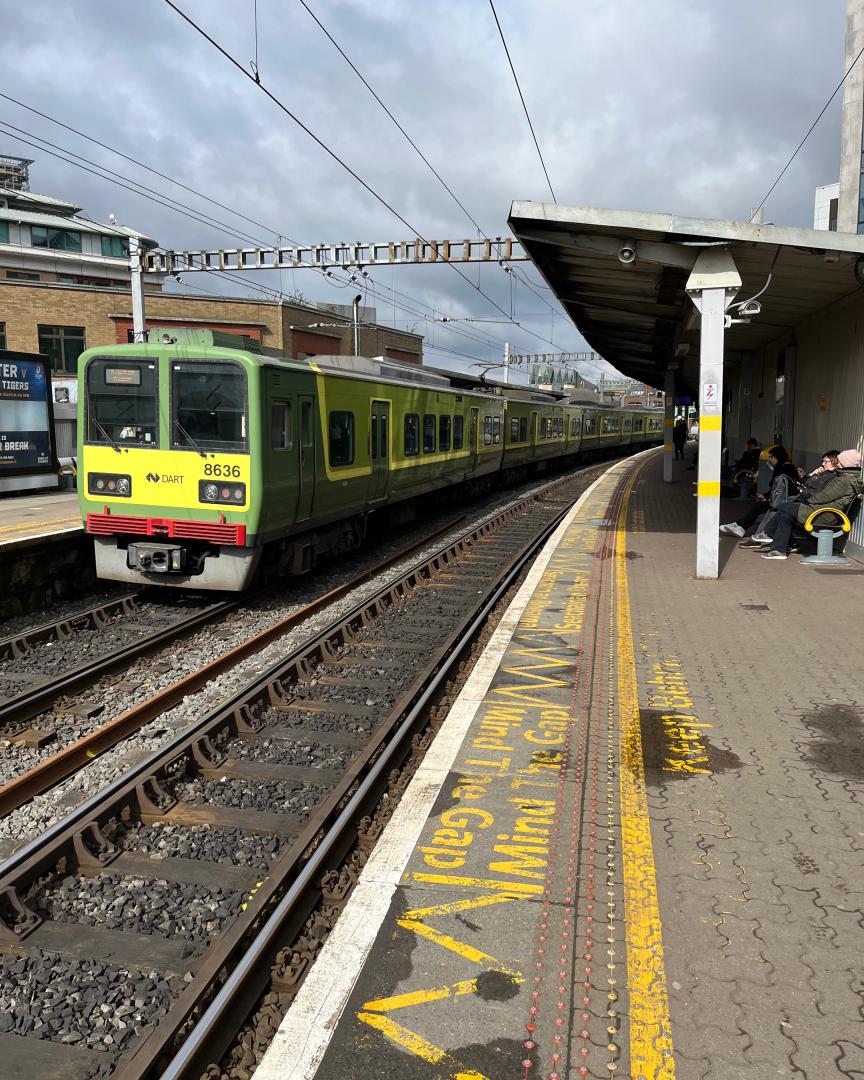 RodRail on Train Siding: #DART #8100 #8520 and #Irish Rail #22000 #Iarnród #Éireann #iarnrodeireann at #Tara Street #Dublin #Ireland