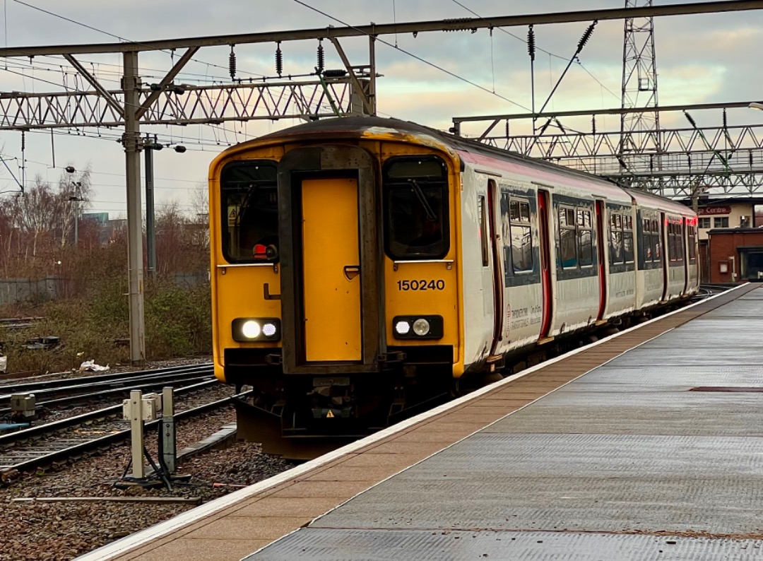 Sydney Bridge TMD on Train Siding: More photos from Crewe Station yesterday morning #Class150 #Class350 #Class331 #Class390 #Class158 #RailwayPhotography