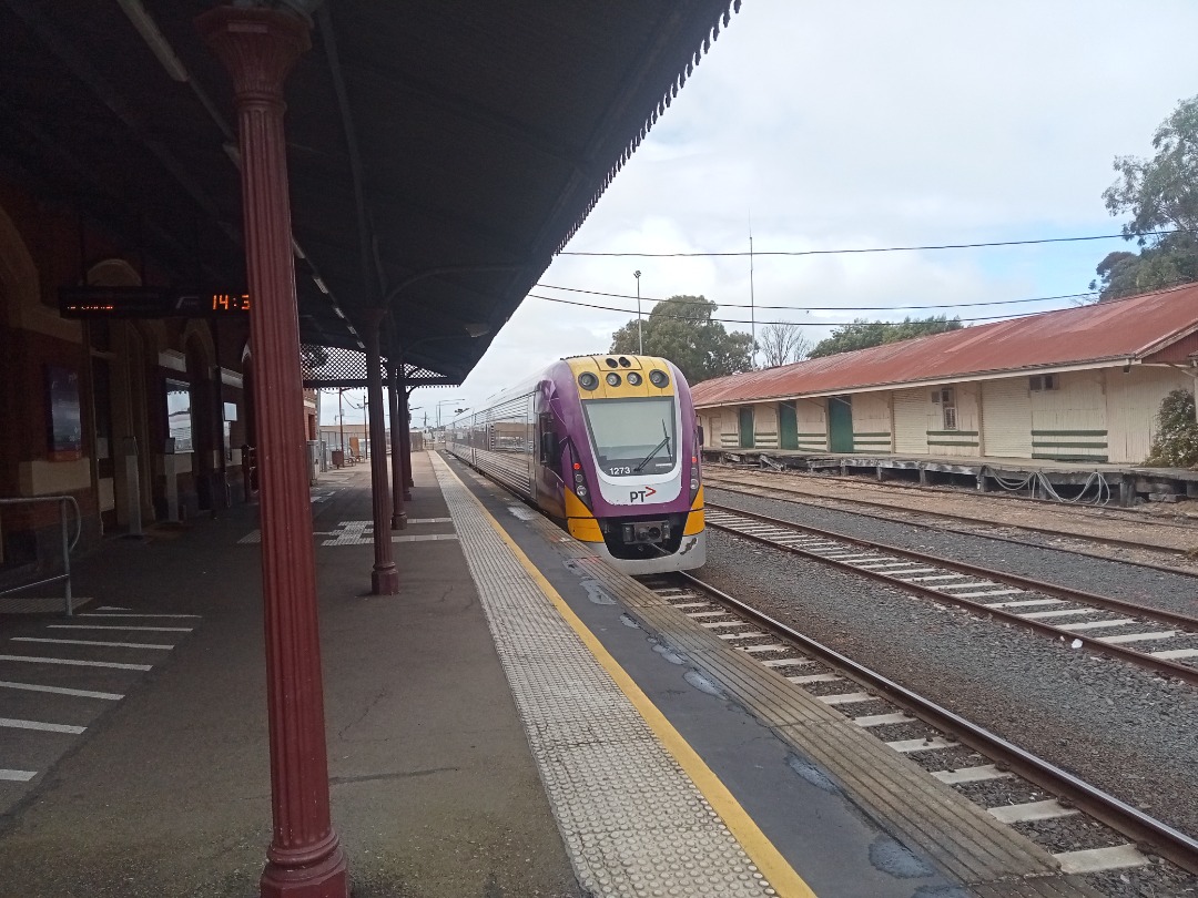 Ethans Transport Vlogs on Train Siding: VL73 at Bairnsdale. It departs in a few hours so the driver hasn't come to the station yet. I also got some
pictures of the...