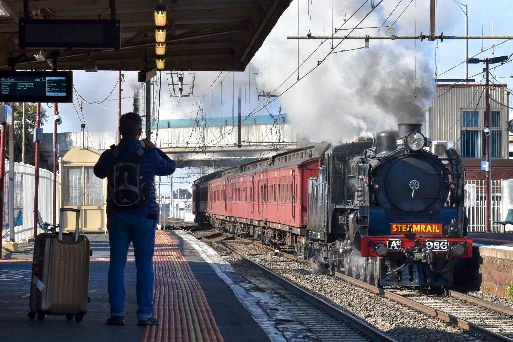 Shawn Stutsel on Train Siding: Steamrail's A2 986 along with K100 (K153) on the rear, steams into Newport Station, Melbourne with 8540, heading for
Lilydale to run...