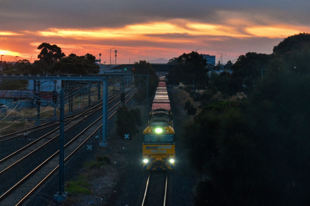 Shawn Stutsel on Train Siding: Right on dusk, Pacific National's NR108 and NR98 arrives at Laverton, Melbourne with 2PM5, Intermodal Service ex Perth,
Western...