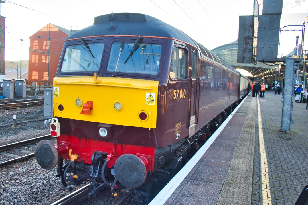 Chris Pindar on Train Siding: They also served... The Whistling Geordie was brougt as far as Crewe by 37676 and 37668. 40145 was ably backed up by 57310 at the
rear of...