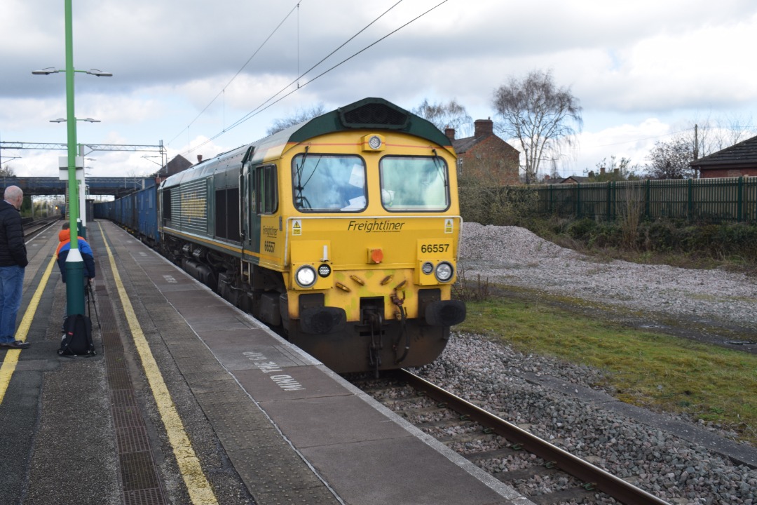 Hardley Distant on Train Siding: CURRENT: 66557 passes through Acton Bridge Station today working the 6Z34 11:17 Runcorn Folly Lane to Brindle Heath Waste
Transfer...