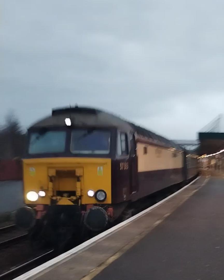 TrainGuy2008 🏴󠁧󠁢󠁷󠁬󠁳󠁿 on Train Siding: Yesterday I (barely) managed to see the Northern Belle on a tour from Liverpool Lime Street to Crewe
via...
