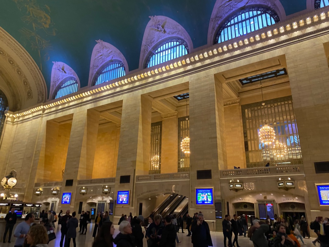 Sam Worrall on Train Siding: The beautiful interior and roof of Grand Central Station in New York City. This huge station is spread over 49 acres, has 67 tracks
and 44...