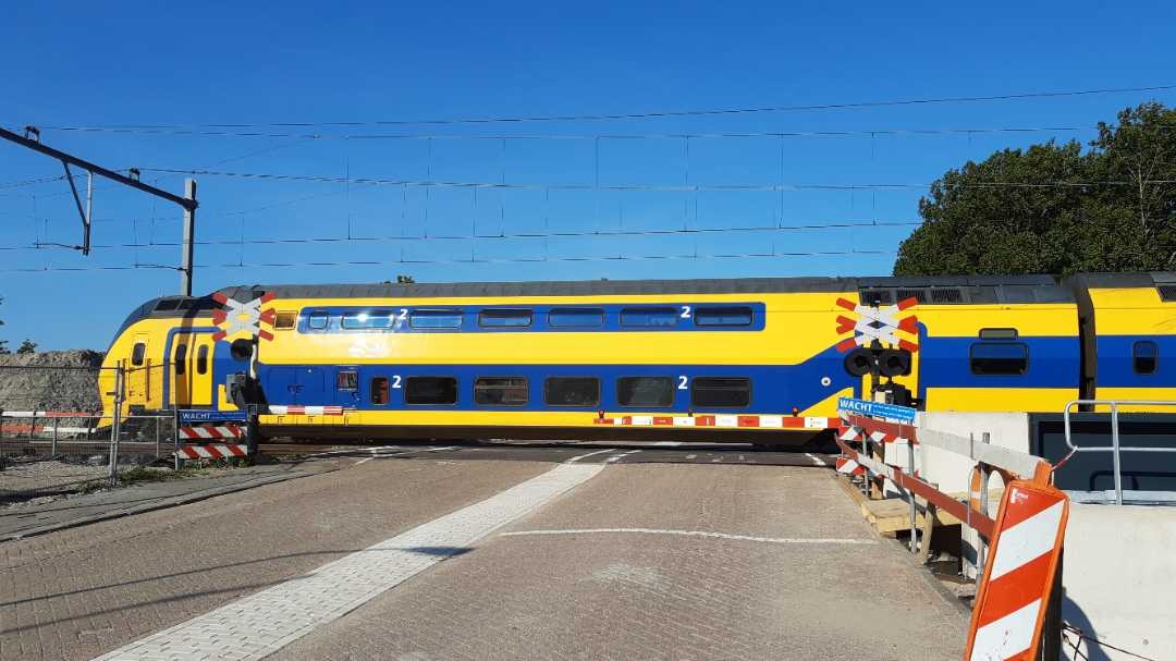 Arthur de Vries on Train Siding: #trainspotting at the level crossing in Rijswijk (The Netherlands) while I still can. In a couple of years the level crossing
will be...