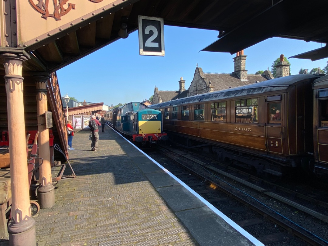 Diesel Shunter on Train Siding: Family commitments in the North West meant I could only have a very short spell at the diesel gala first thing this morning at
Bridgenorth