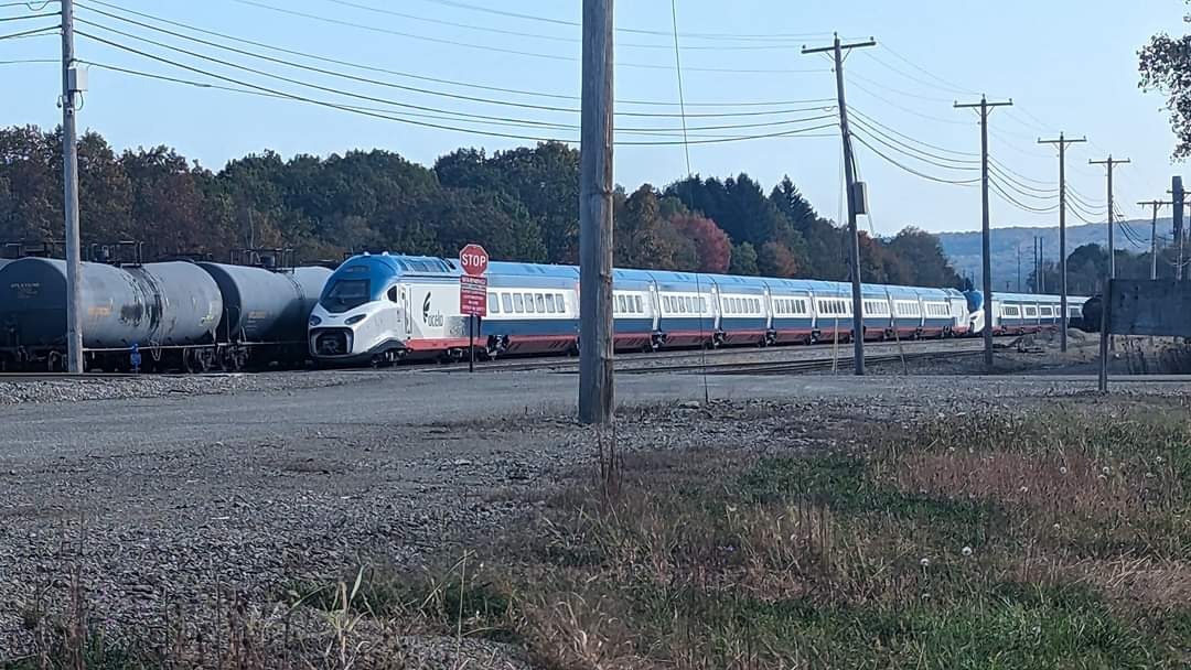 CaptnRetro on Train Siding: Stopping by the WNYP shops in Olean back on Oct 12th 2023. Two Acela units stored in the yard, only Alcos out the front of the
shops, a...