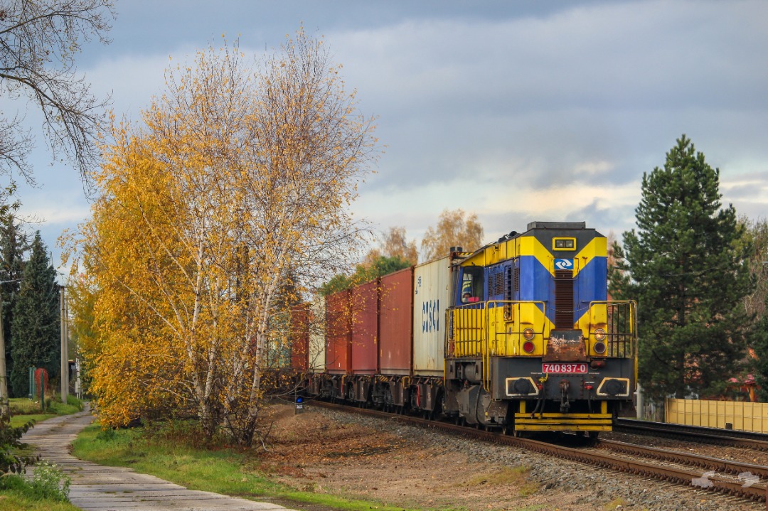 Adam L. on Train Siding: An PKP Cargo International 740 Class Diesel, with a long string of loaded ČD Cargo Intermodal Flats destined for the Intermodal
Facility in...
