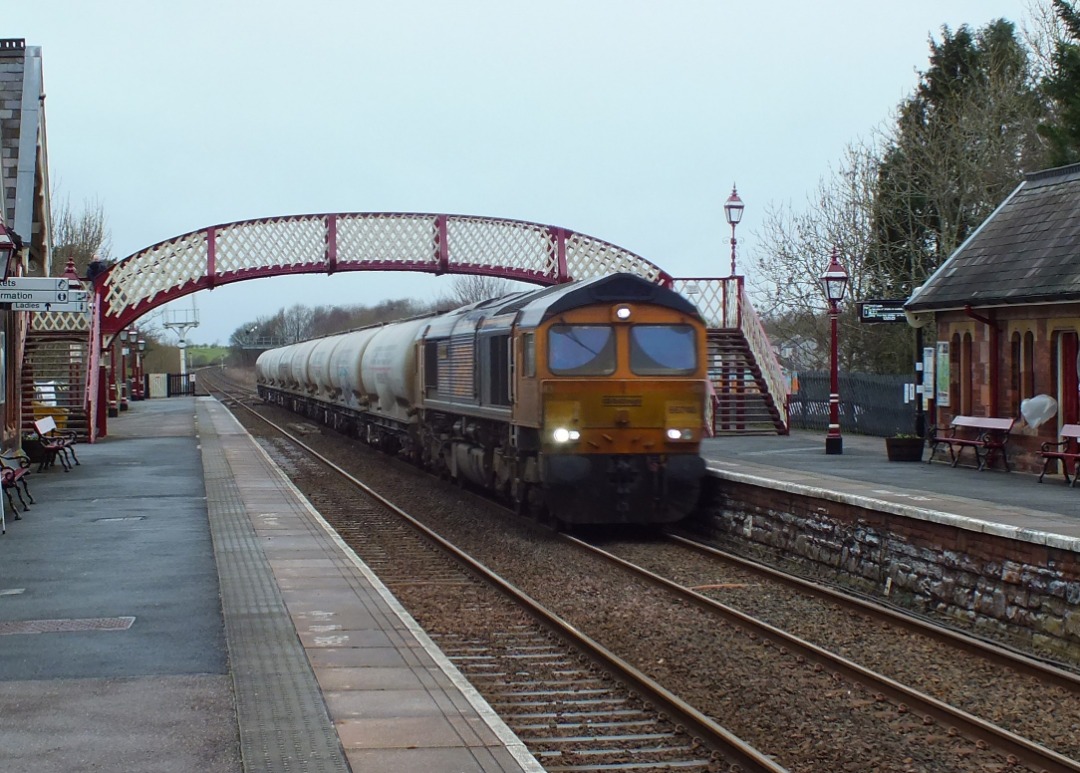 Whistlestopper on Train Siding: GB Railfreight class 66/7 No. #66748 "West Burton 50" passing Appleby this afternoon working 4N03 1125 Carlisle New
Yard to Clitheroe...