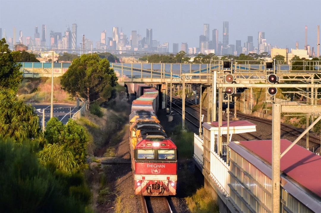 Shawn Stutsel on Train Siding: Pacific National's, NR75 (Ghan), 9321, X48 and BL31 thunders through Laverton, Melbourne with 6MA5, Intermodal Service bound
for Adelaide.