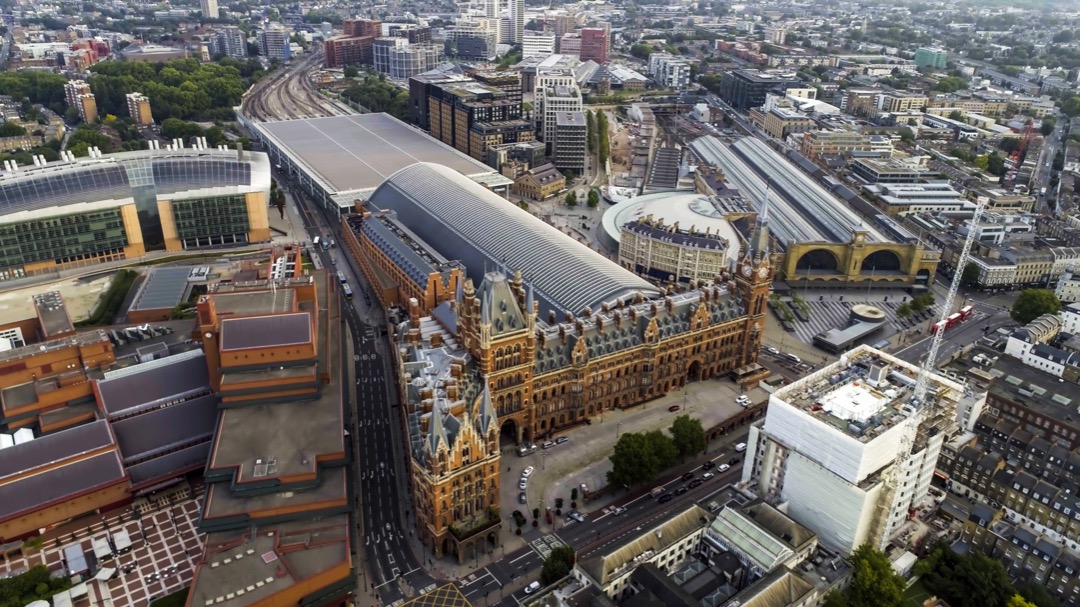 Eurostar_E320Drawings on Train Siding: The station that won the vote is the beautiful London St Pancras International with a lovely station entrance and large
arch...