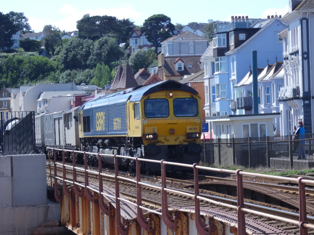 Jacobs Train Videos on Train Siding: #66701 is seen with #66304 on the rear working a weed killer train from St Blazey L.I.P to Margam T.C through Dawlish
station