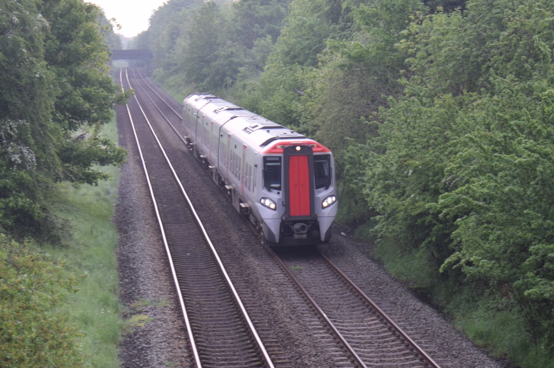 Hardley Distant on Train Siding: CURRENT: 197105 passes Rhosymedre near Ruabon today with the 1V90 04:21 Holyhead to Cardiff Central (Transport for Wales)
service.
